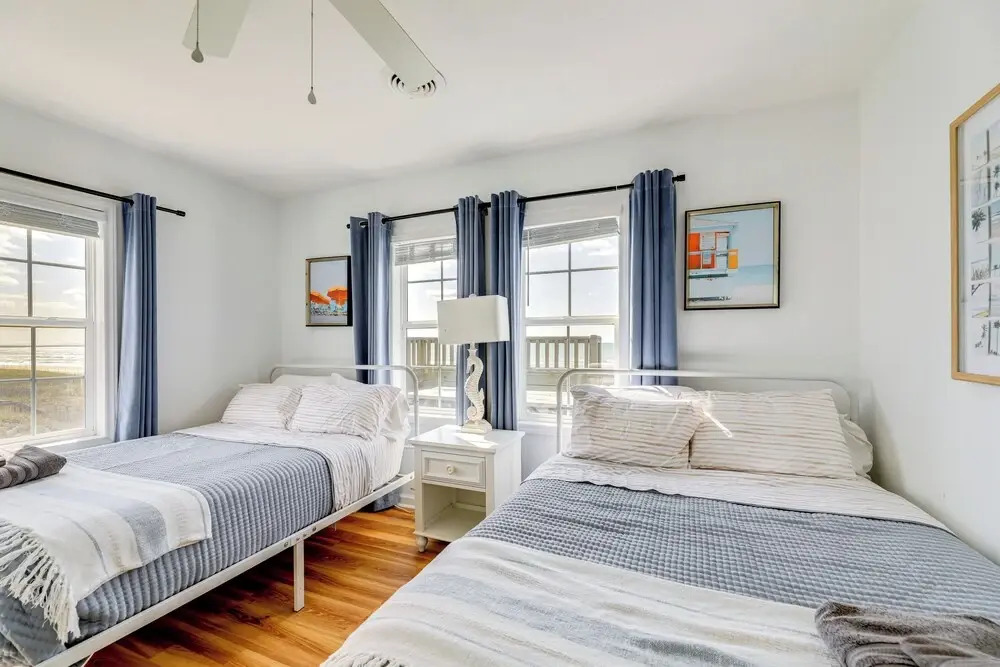 Beachfront Emerald Isle Vacation Rental with Deck!