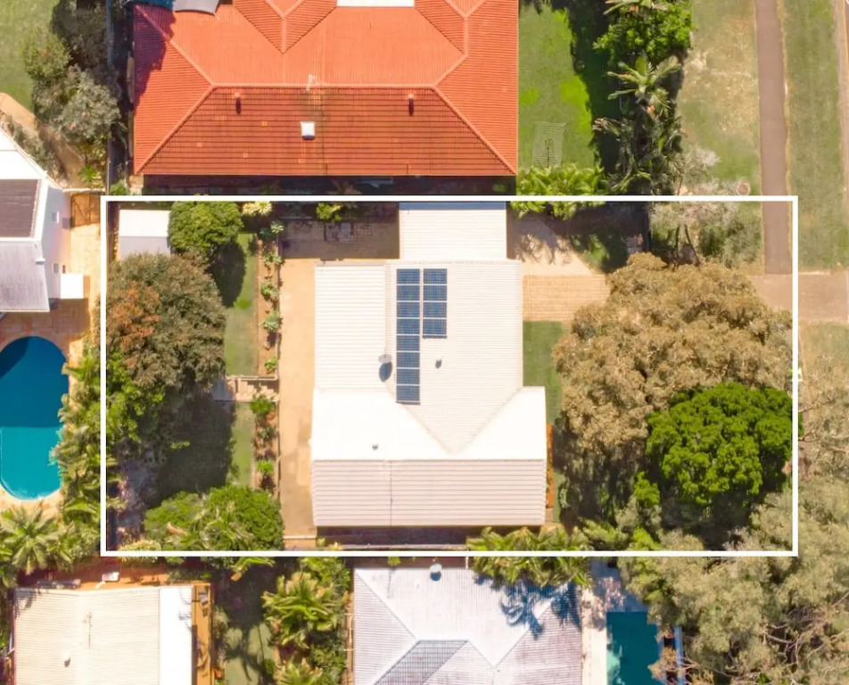 Endless Summer Beach Retreat-pet friendly, walk to shops