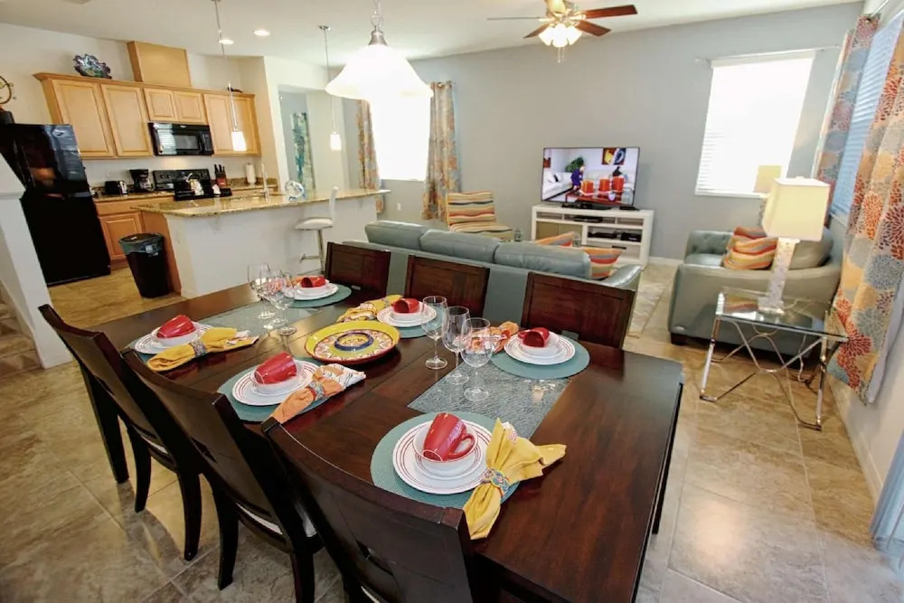 3207 Compass Bay