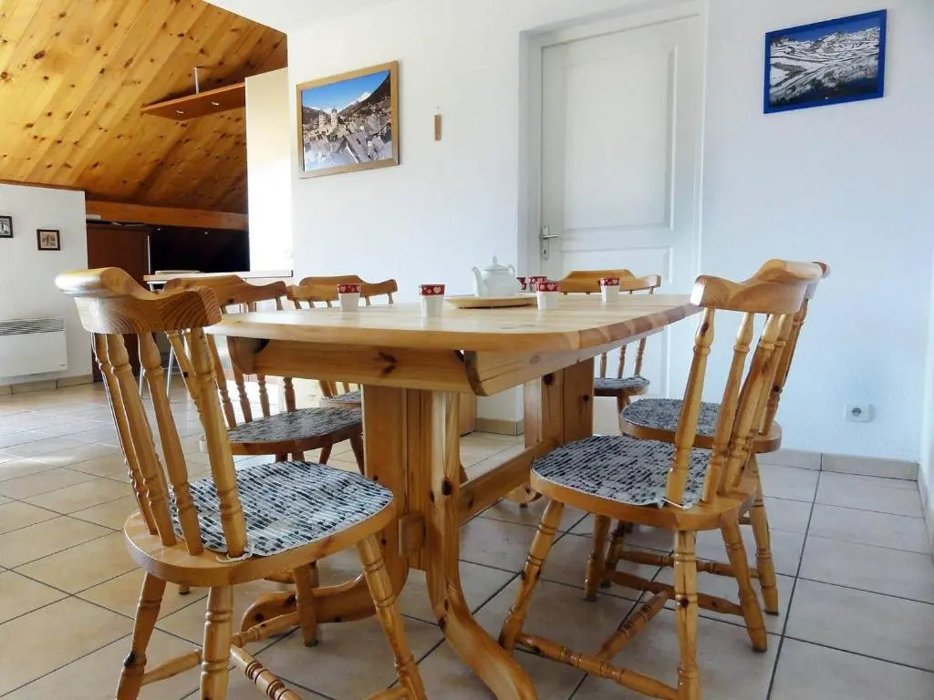 Bel appartement 67m² 2 chambres, parking, balcon sud - Briançon - FR-1-330C-72