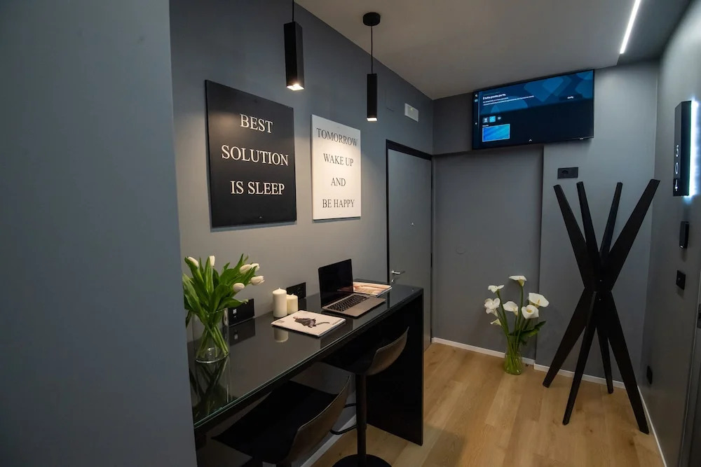 Contemporaneamente 147 - Modern & Comfort Rooms