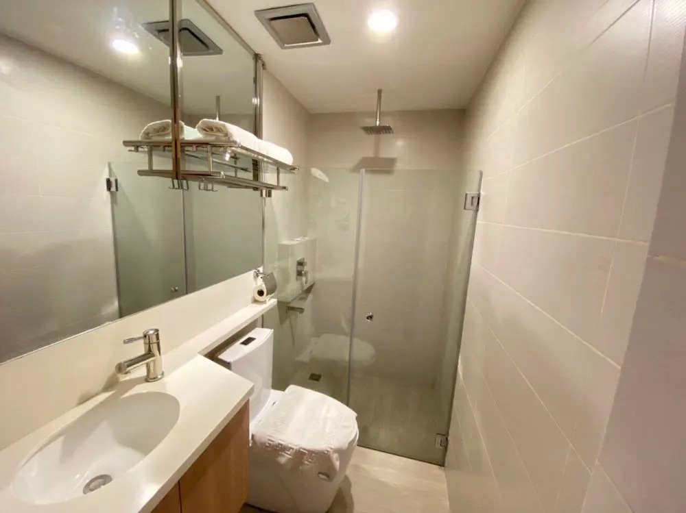 L Meridian Suites