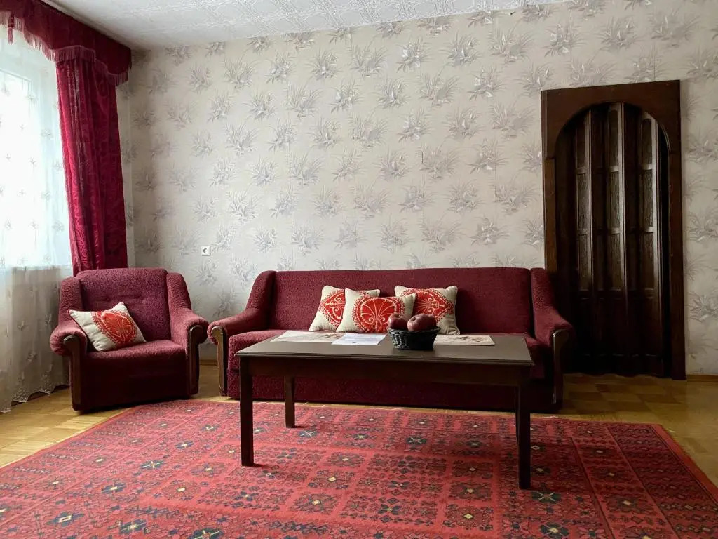 Spacious 3-Room Apartment & Parking