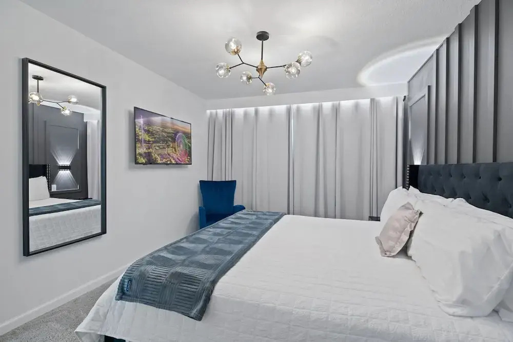 Chic 6 Bedroom Solara Home Pool and Themed Rooms