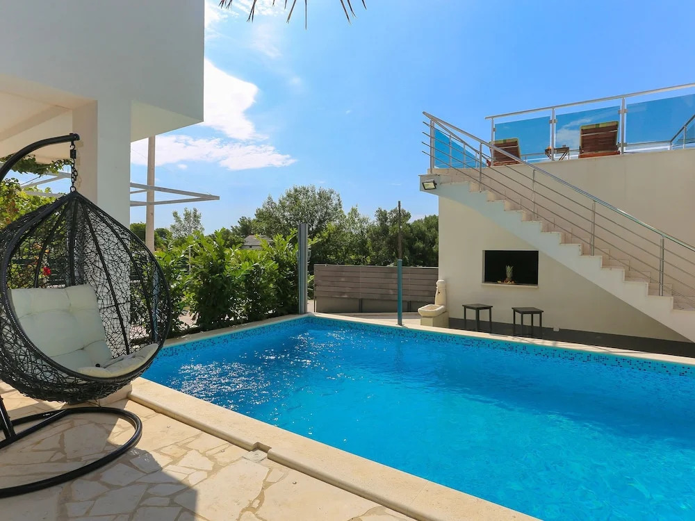 Wonderful 5 bedroom villa with private swimming pool, amazing sea view terrace