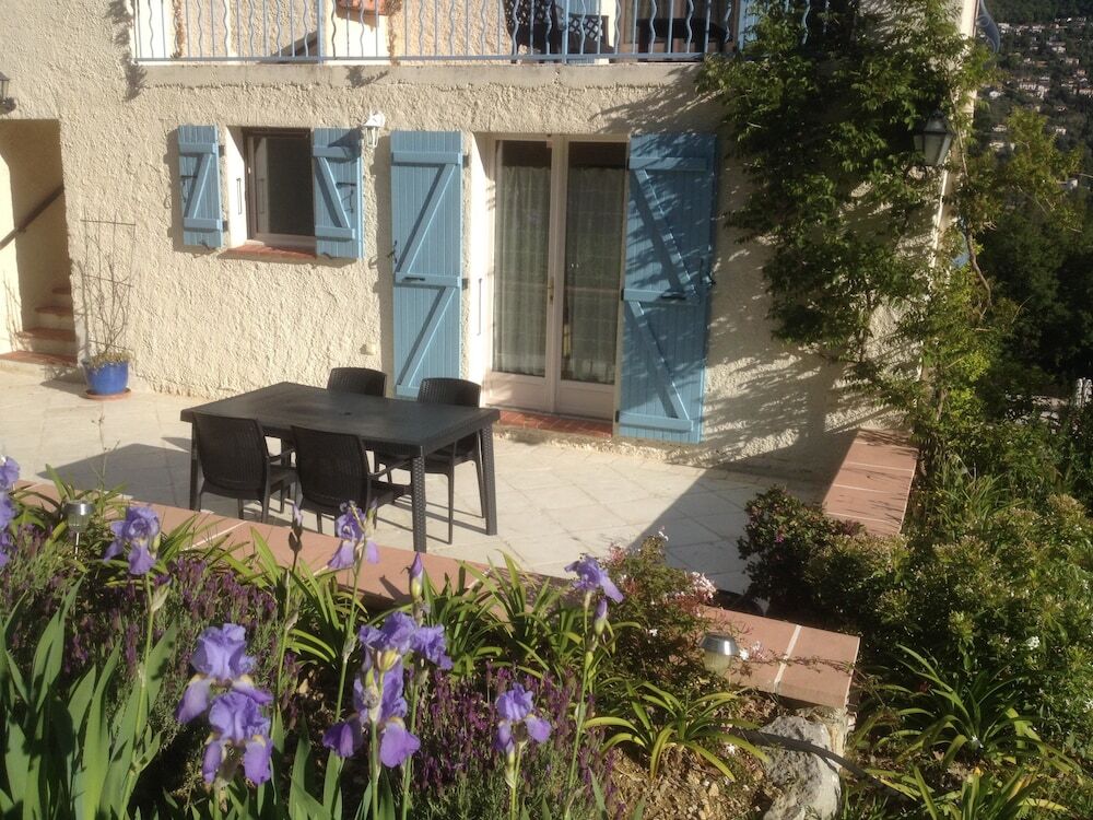 B&B with charm, quiet, kitchen, sw pool