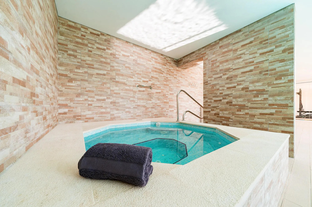 Luxury Lagos Apartment by Ideal Homes