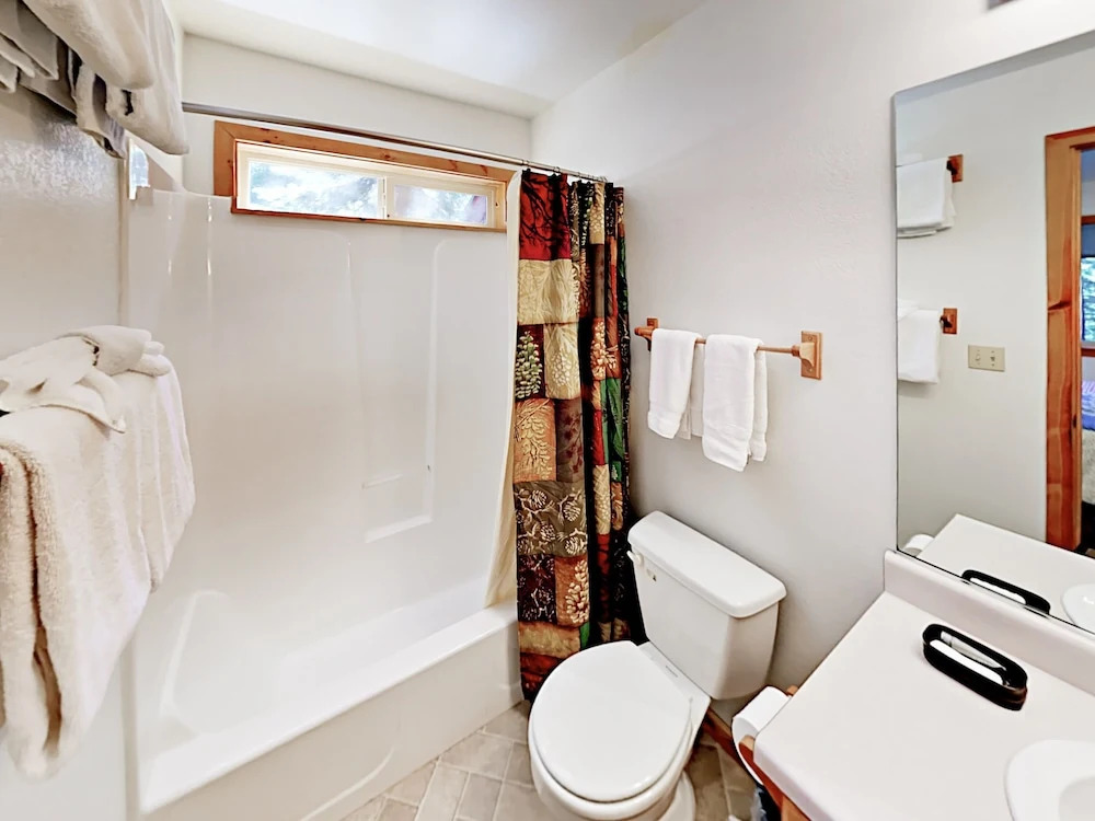 892 Evergreen Way Home 4 Bedrooms 2.5 Bathrooms Home