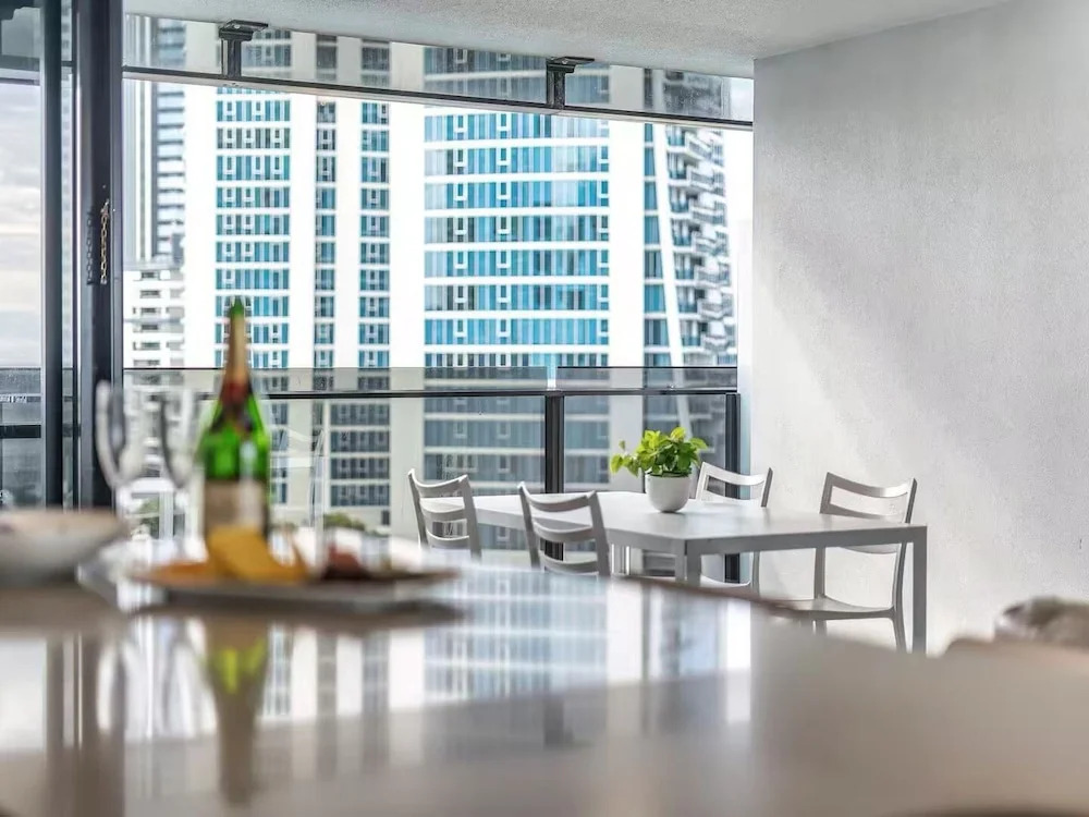 Scenic View 2 Bedroom Apartment - Pools, Gym and Secure Parking
