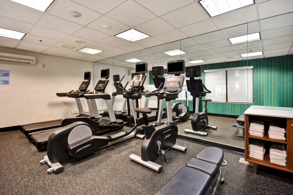 Holiday Inn Express Newport North - Middletown by IHG