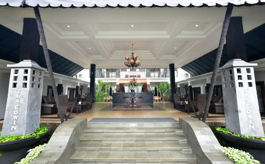 The Edwin Syariah By OYO Rooms
