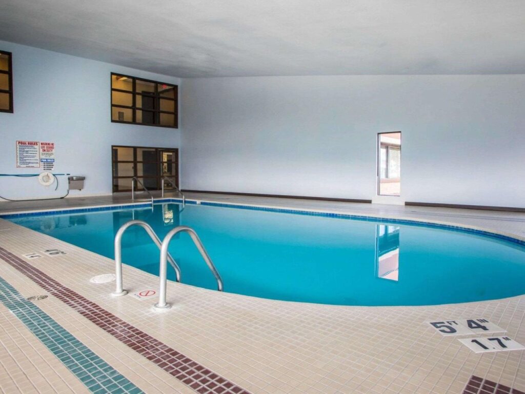 AmericInn by Wyndham Marshfield