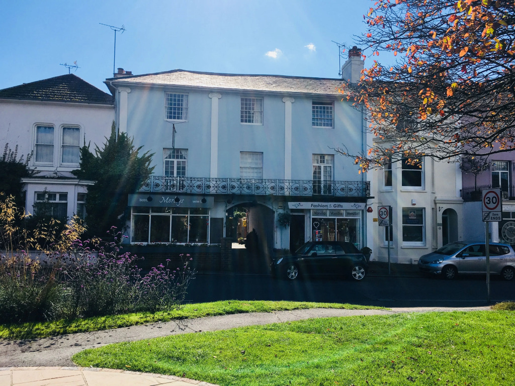 Morleys Rooms - Located in the heart of Hurstpierpoint by Huluki Sussex Stays