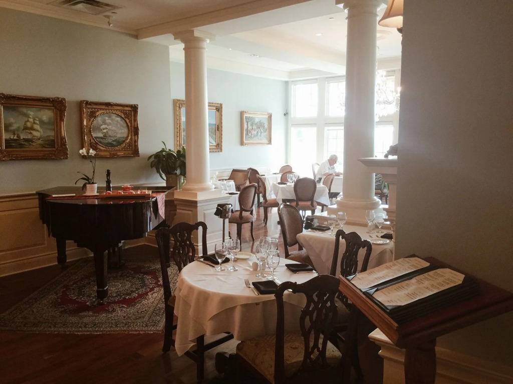 Riverbend Inn & Vineyard