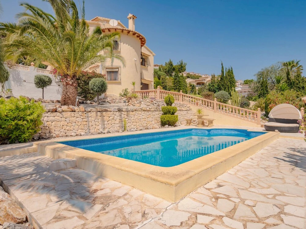 6-p Villa in the Right Place With an Amazing View, Swimming Pool and Terraces