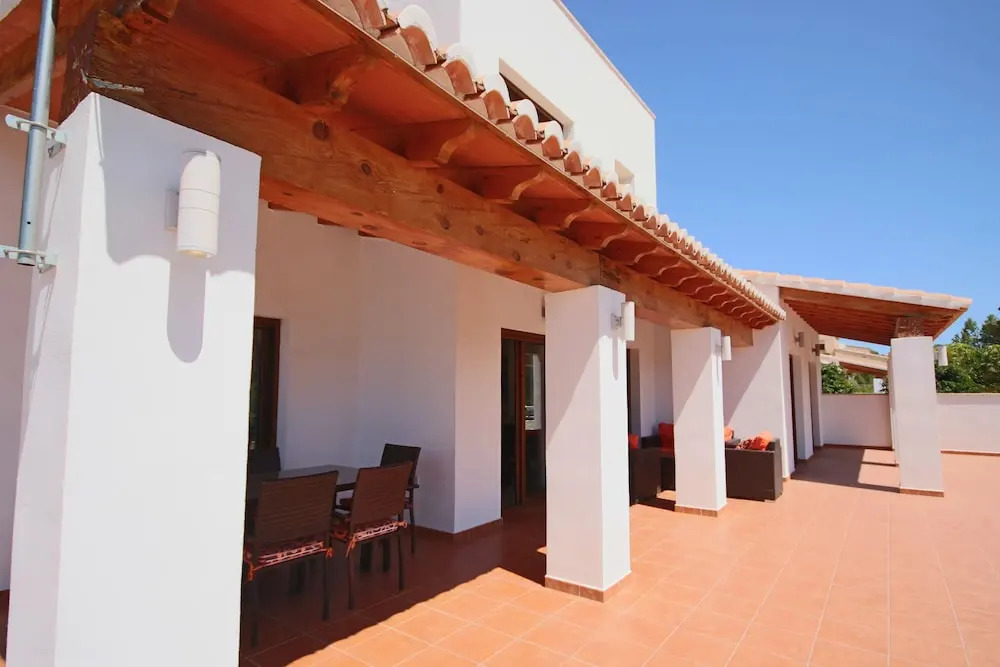 2 Twin Luxurious & Secluded Villa - Private Pools, Walk to the Beach & Moraira