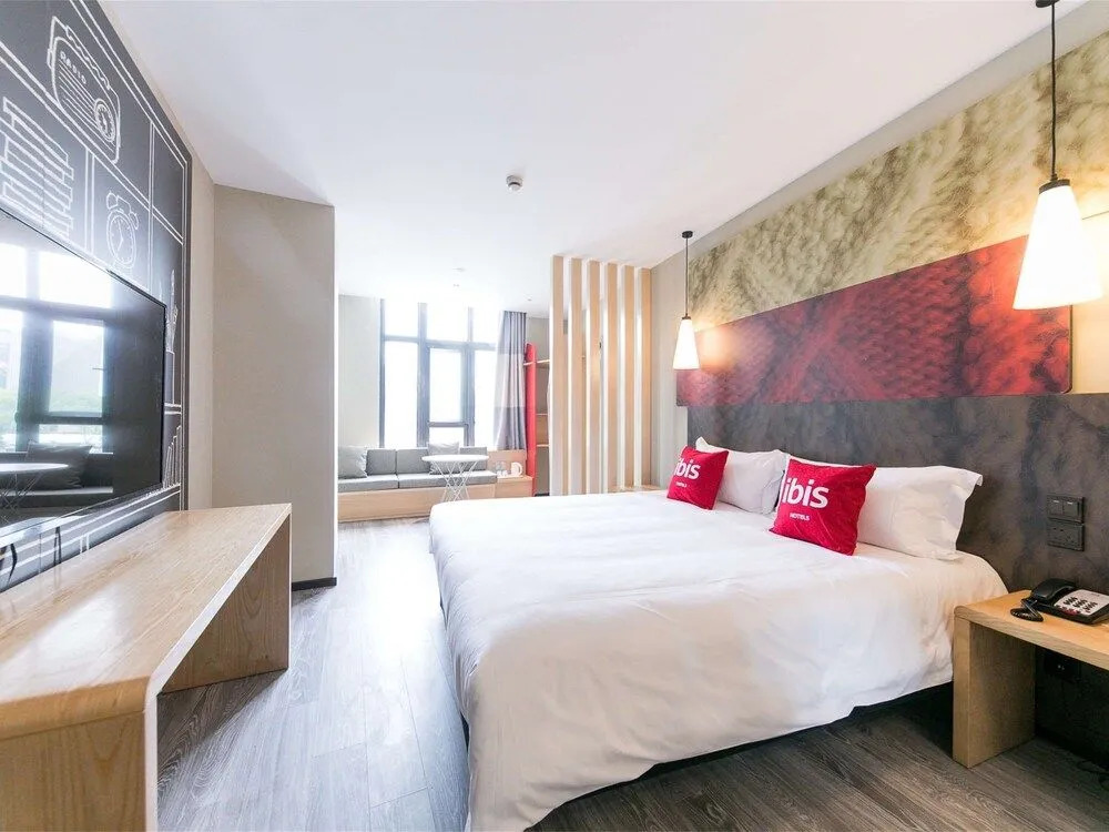 Ibis Shanghai Hongqiao Transportation Hub Qibao Hotel