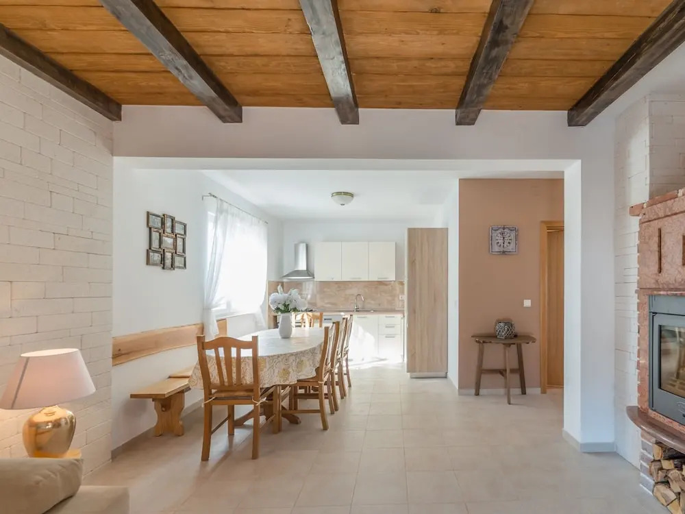 Beautiful Villa in Privlaka With Heated Swimming Pool
