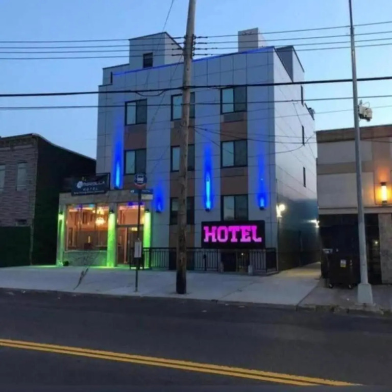 Umbrella Hotel Brooklyn - Newly Renovated