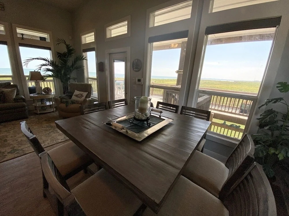 The Salty Mermaid 3 Bedroom Home by Redawning