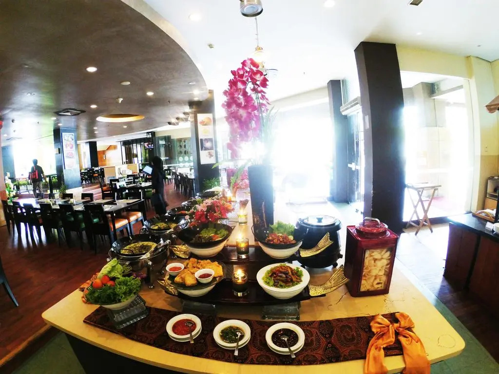 Grand Suka Hotel