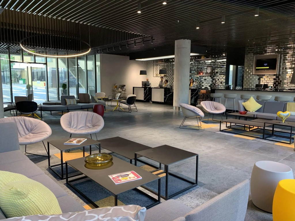 Ola Santiago Providencia, Tapestry Collection by Hilton