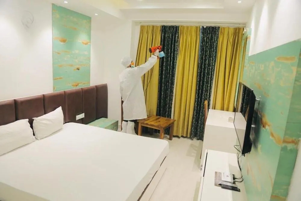 Hotel The Yellow