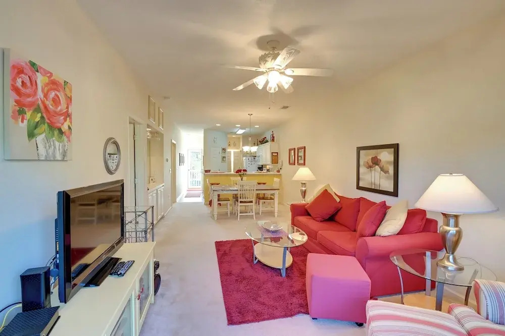 Cozy Condo w/ Golf Course View: 4 Mi to Shore!