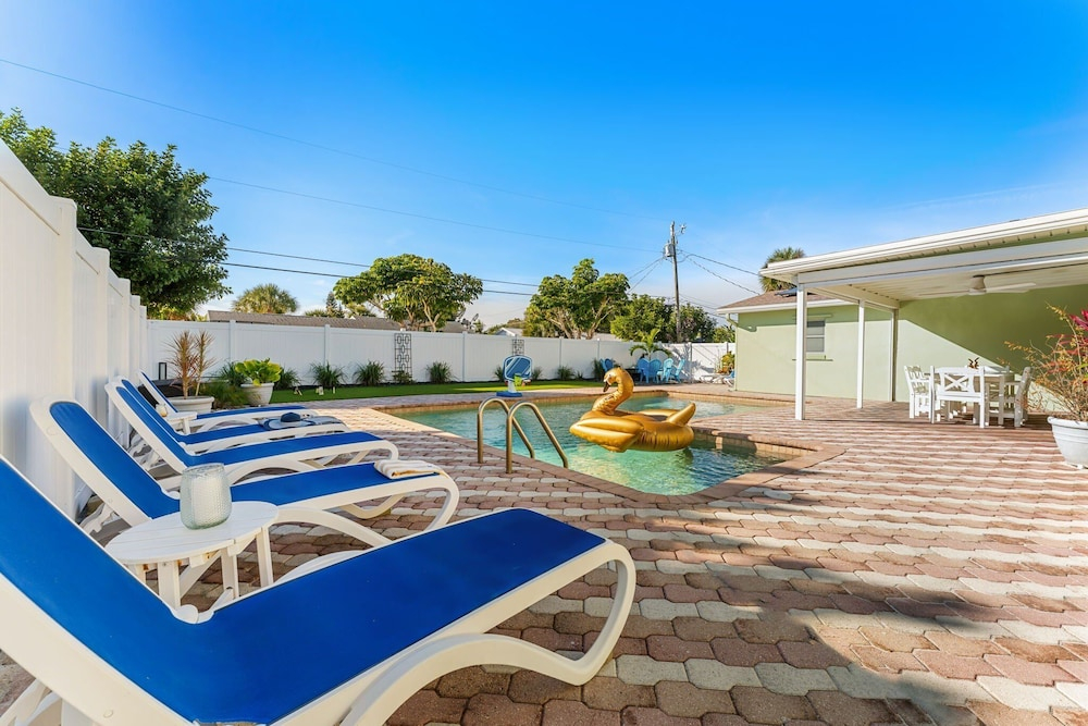 1258 Seminole Drive