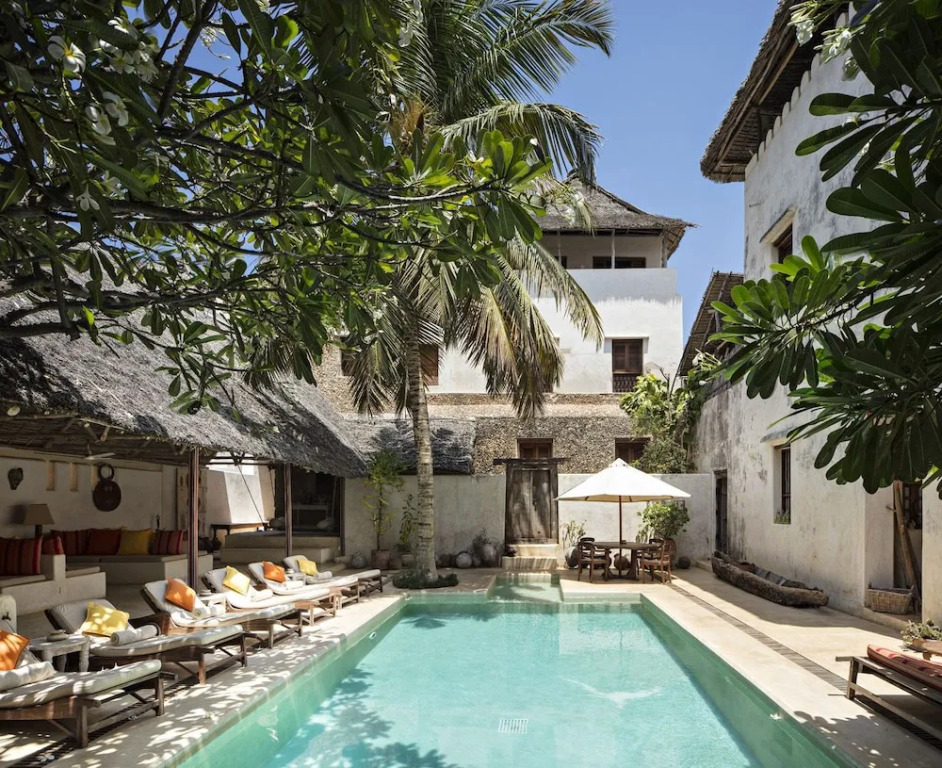 LAMU HOUSE