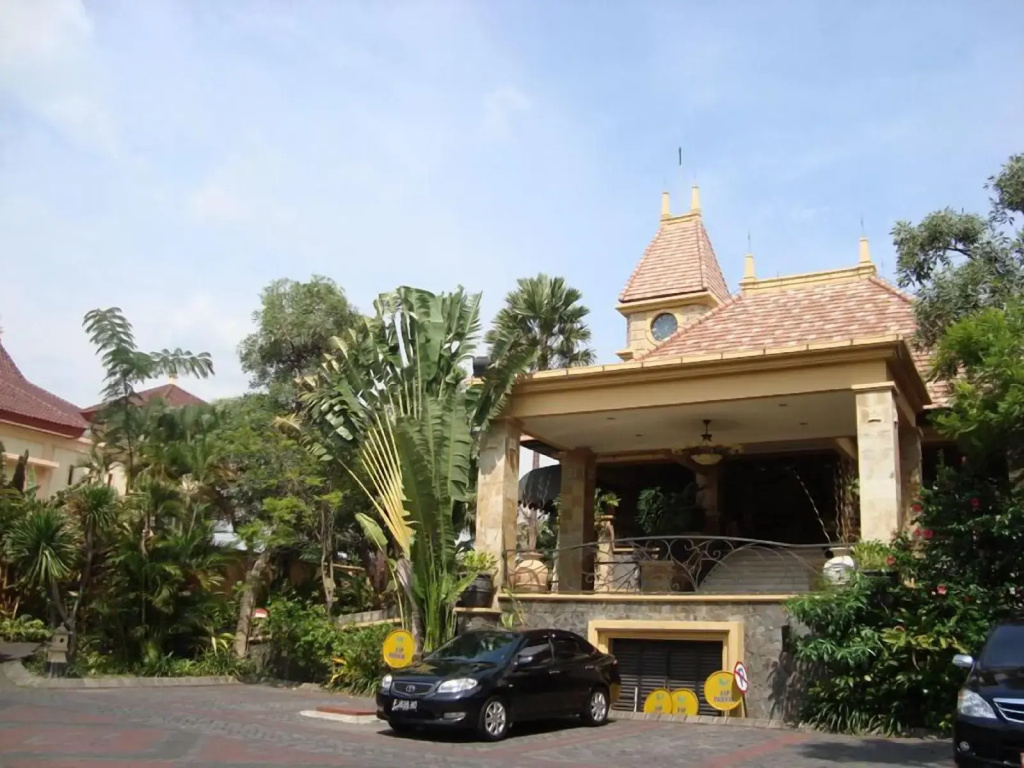 Lotus Garden Hotel