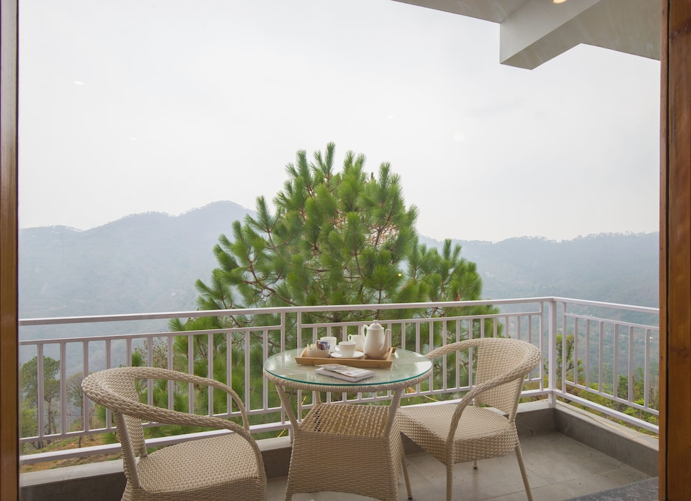 Querencia by Alaya Stays Pet-friendly 5-BHK Villa With Sunset & Hill Views