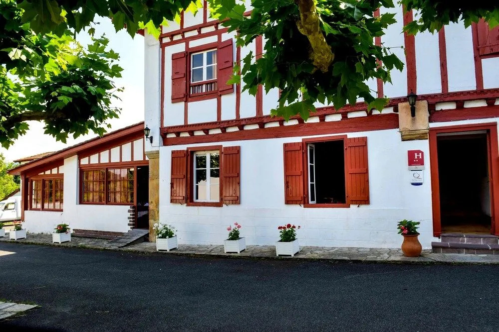 Logis Hôtel Baratxartea