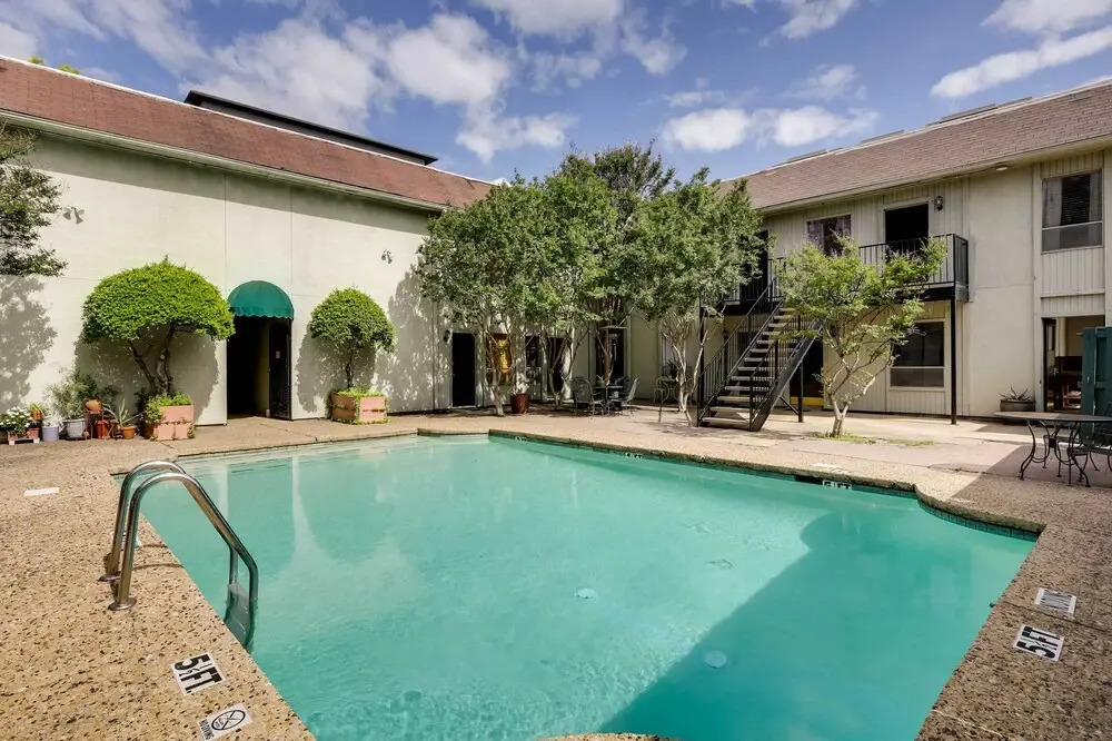 Stylish Condo w/ Pool in Knox Henderson!