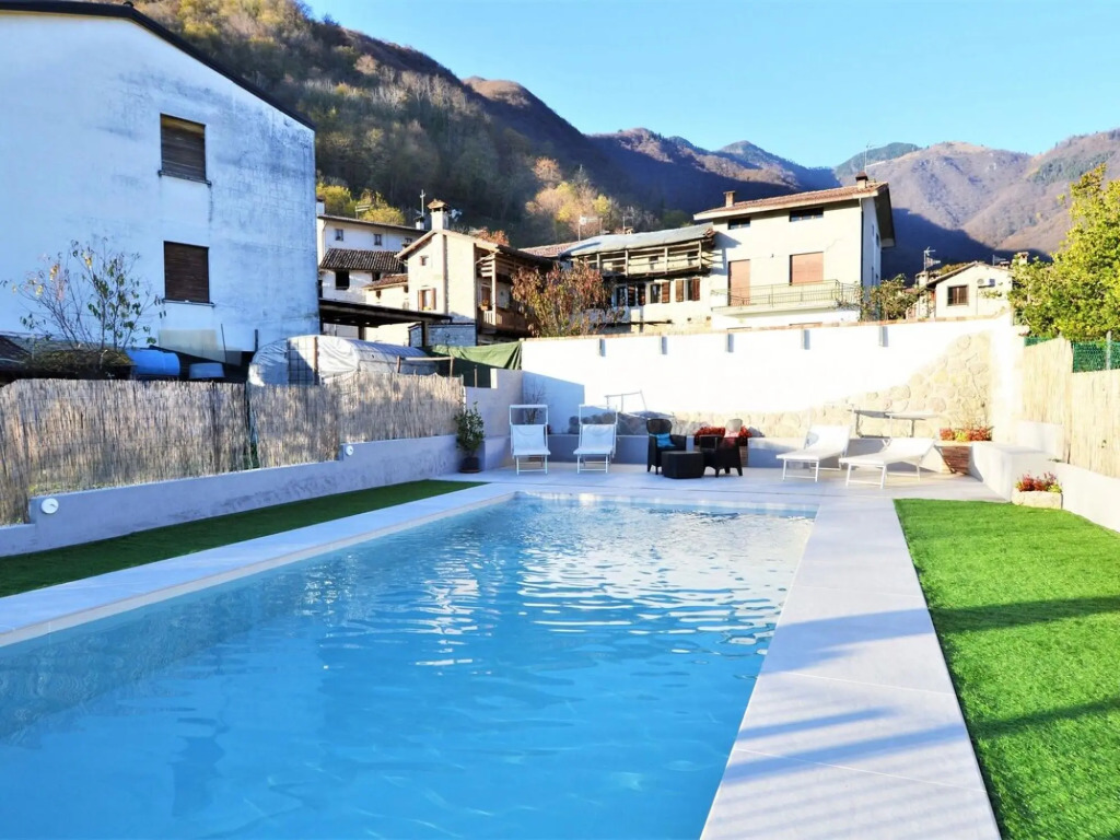 Pleasant Apartment in Miane With Shared Swimming Pool
