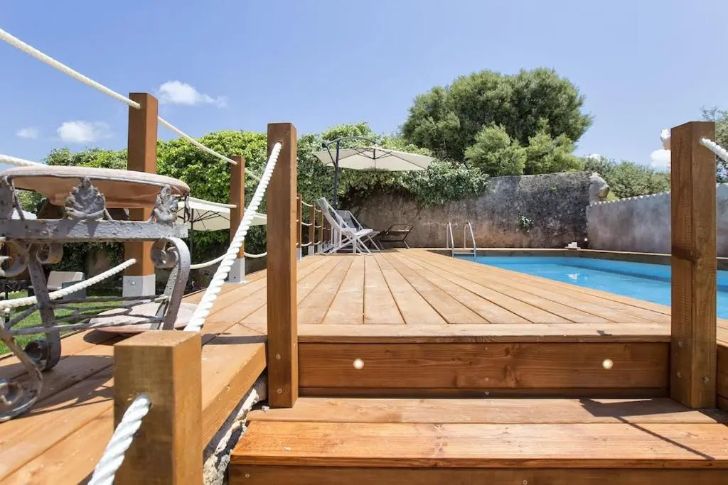 Restored Historic Mansion Paterno with Exclusive Pool, Wifi and AC for 20 people