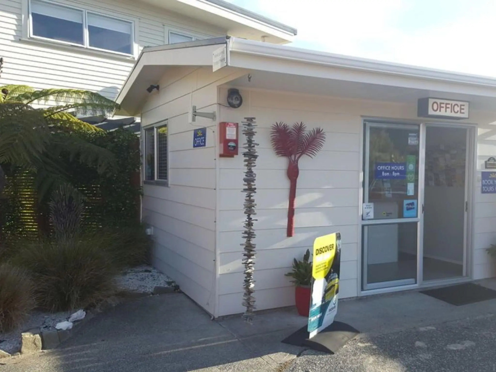 Averill Court Motel
