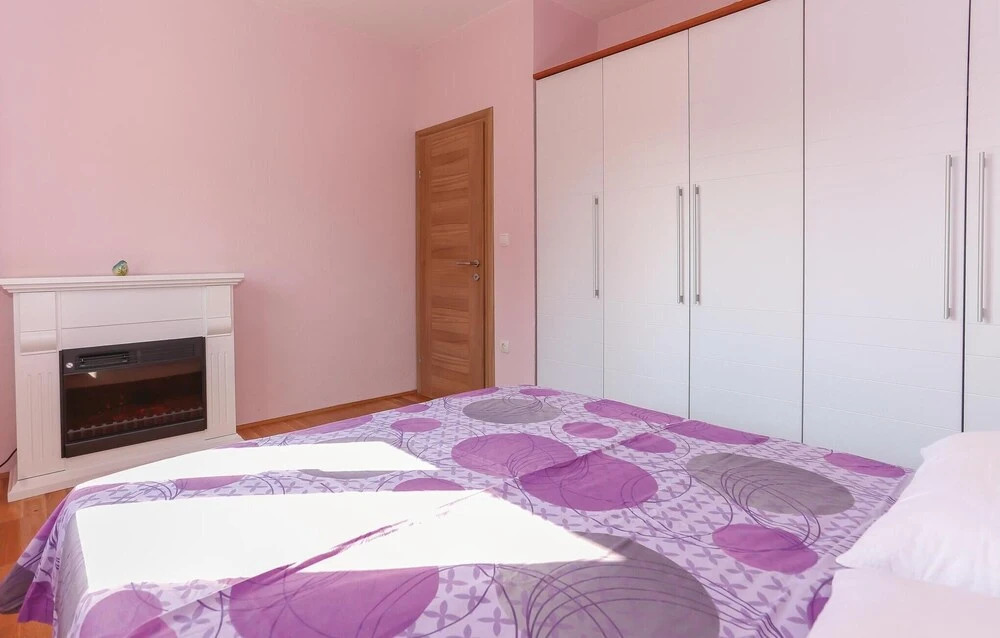 Three-Bedroom Holiday Home In Kastel Stafilic