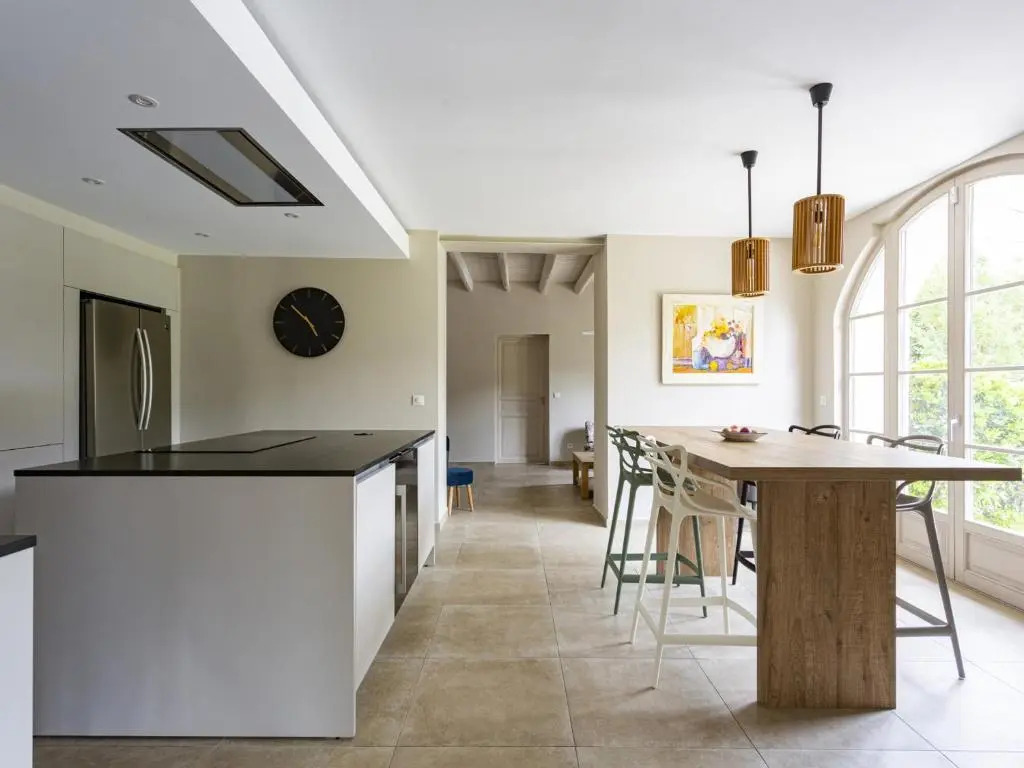 **Charmant Mas Rénové avec Piscine et Jardin au Cœur de la Provence!** - FR-1-599-17