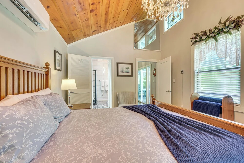 Hot Tub, Fire Pit: Family-friendly Murphy Home