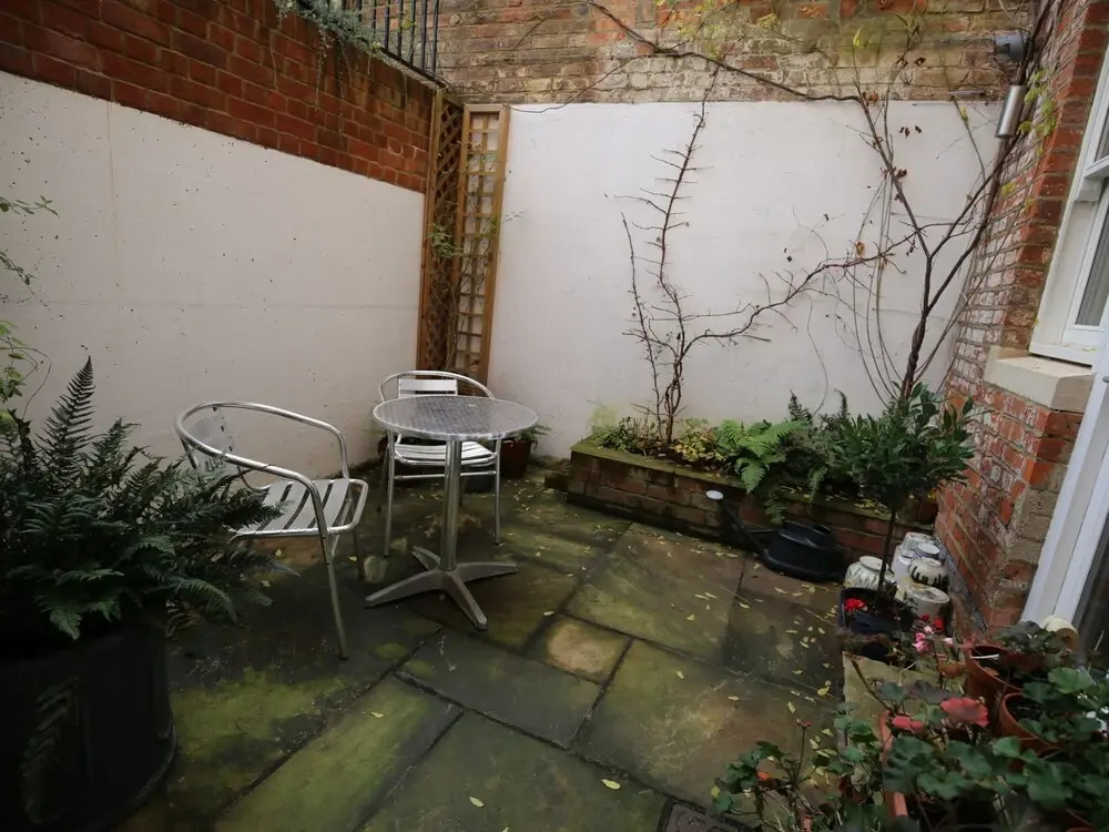 Lovely Central Oxford Apartment + Sun Trap Patio