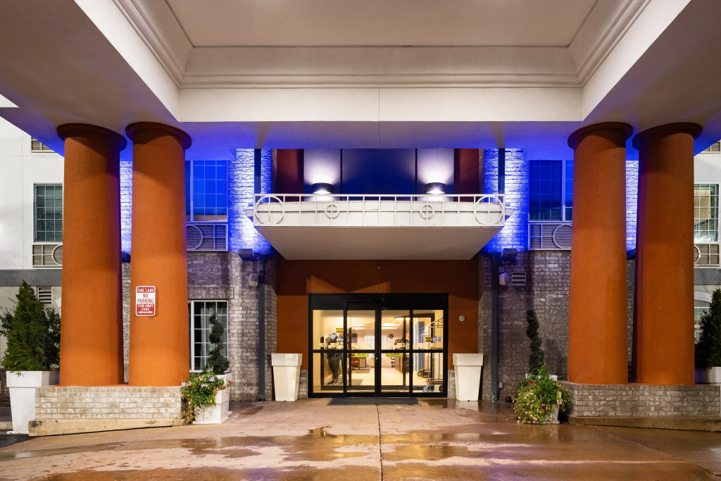 Holiday Inn Express Hotel & Suites Evanston by IHG
