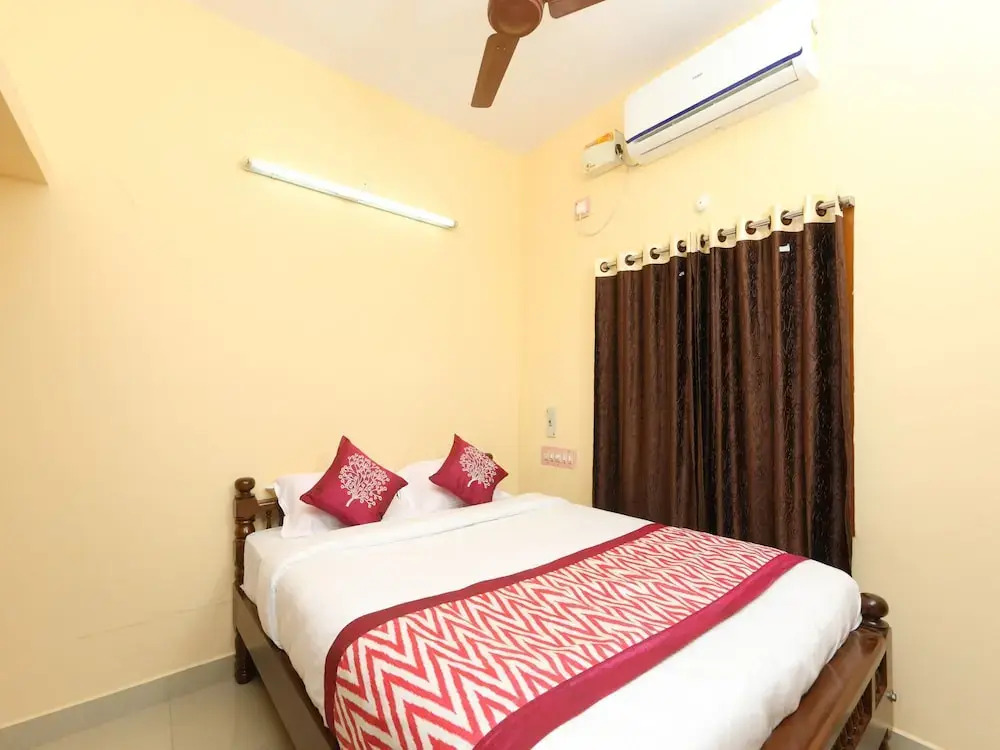 OYO 15128 Home Elegant 2BHK Near Boat House