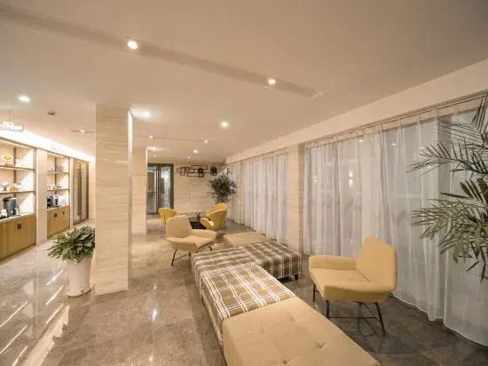 Homeinn Plus Hotel (Huzhou Normal University Yishang Street)
