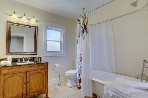 Albany-Close to Old Mill-3BR/2BA