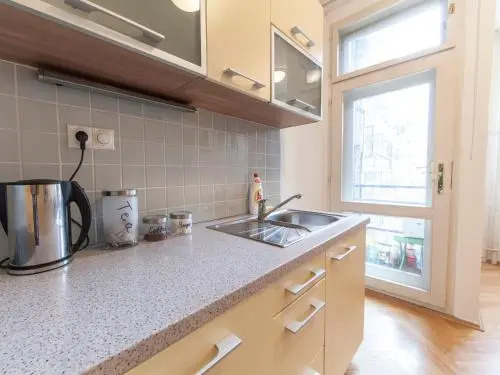 Modern Central Apartment Dlouhá