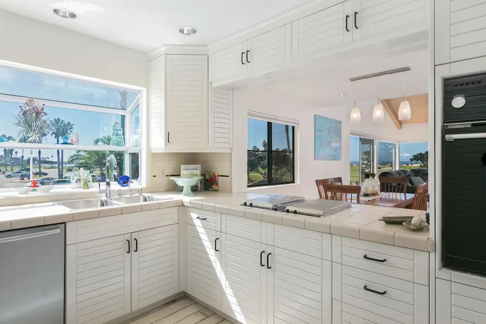 2925 Pierpont Blvd Home