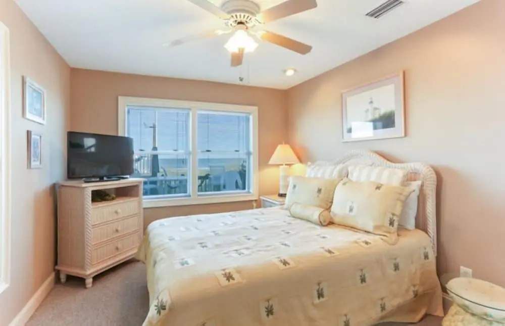 1060-s-fletcher-ave