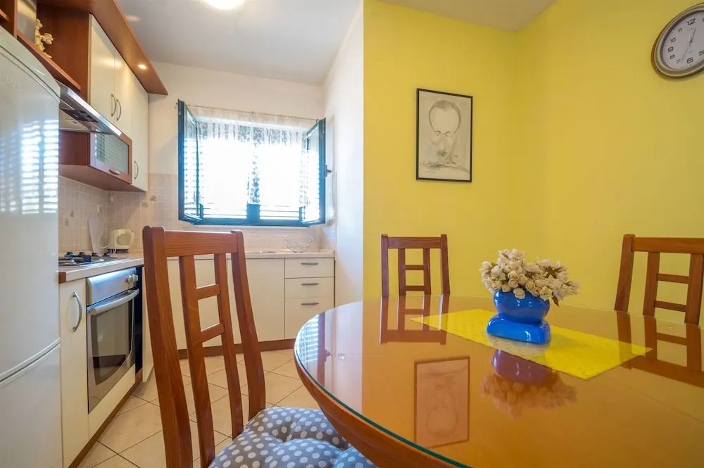 Apartments Ivo