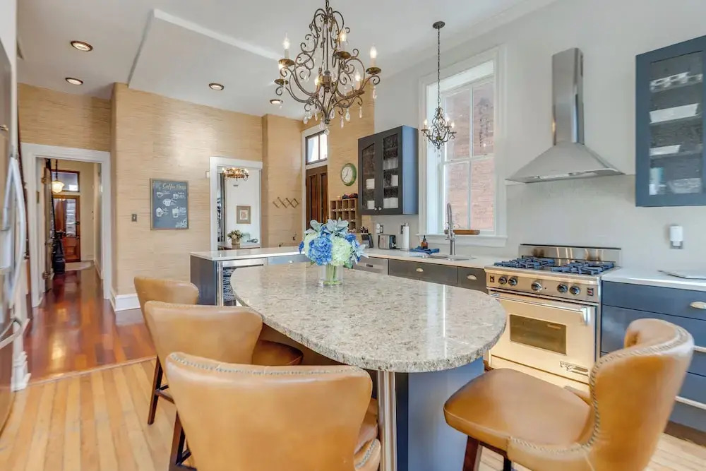 Home 2 Mi to Dtwn St Louis: Great for Families!